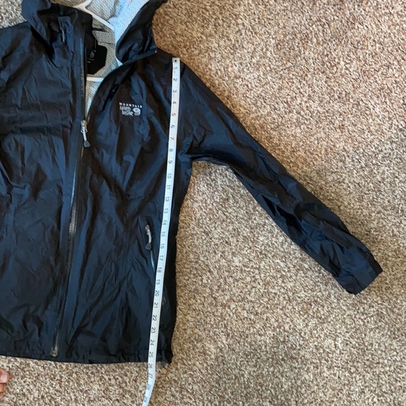 Mountain HardWear women’s rain coat - Picture 6 of 6